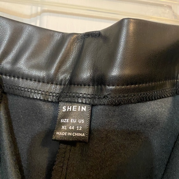 ✨flame leather shorts - Picture 2 of 3